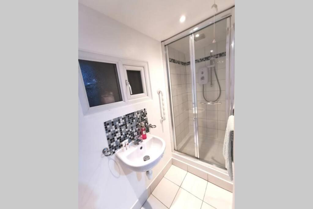 Private Comfortable Guest Suite - נוטינגהאם מראה חיצוני תמונה